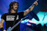 Отказан наступ "Foo Fighters" након скандала фронтмена групе