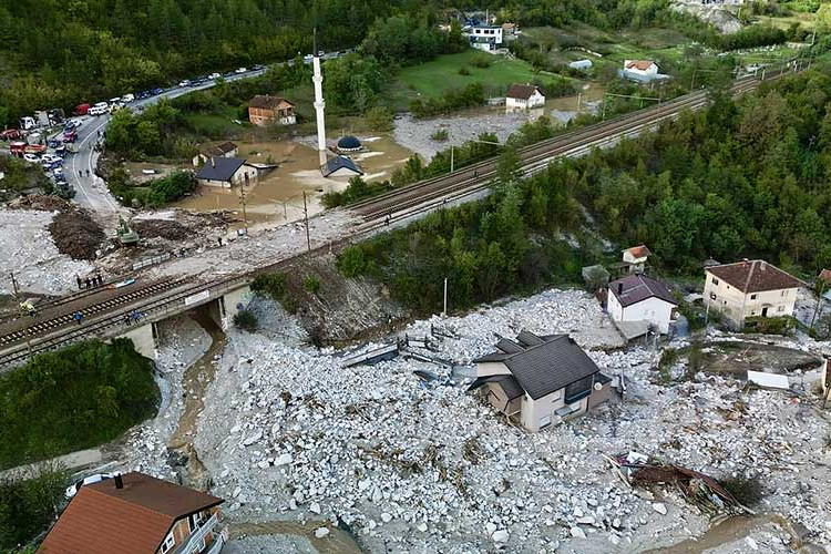 Traje potraga za 40 ljudi